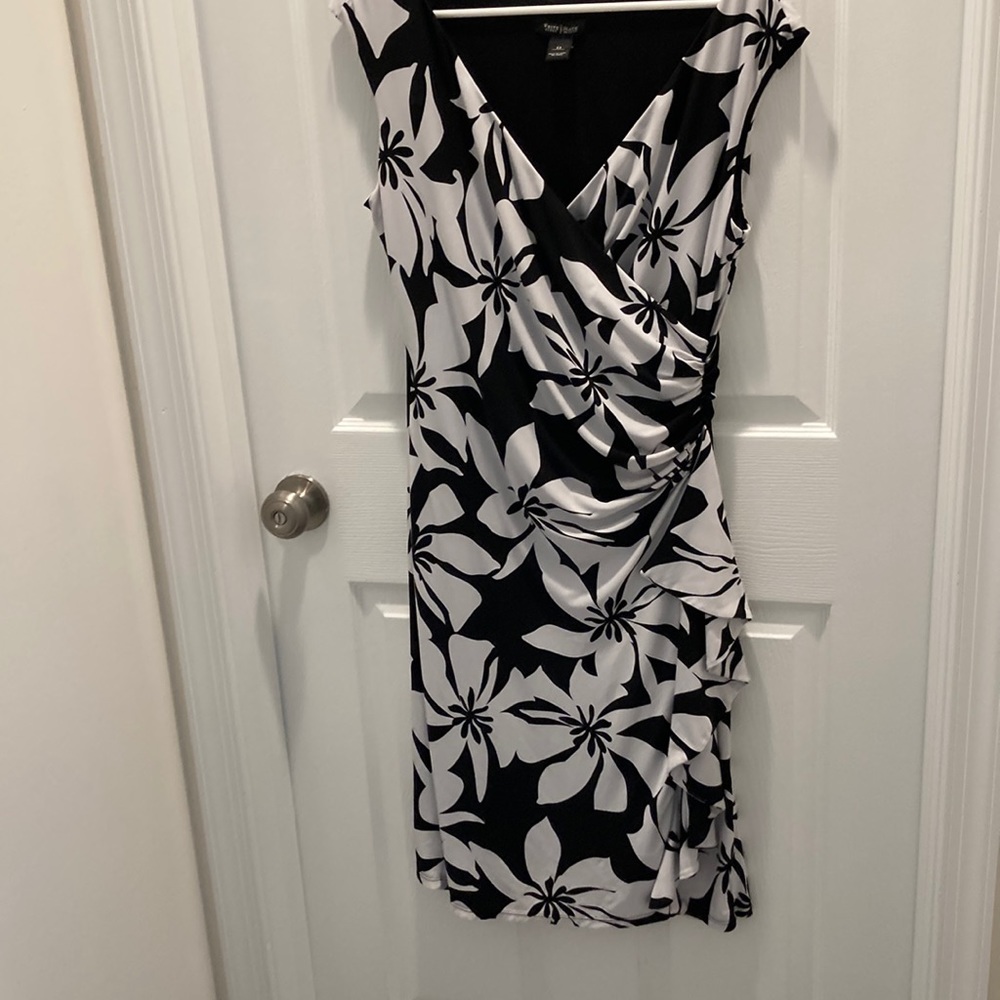 Very good used condition fabric looks perfect!